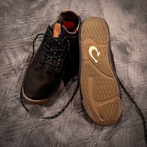 Mens size 10 black sneaker , boat shoe Olu Kai